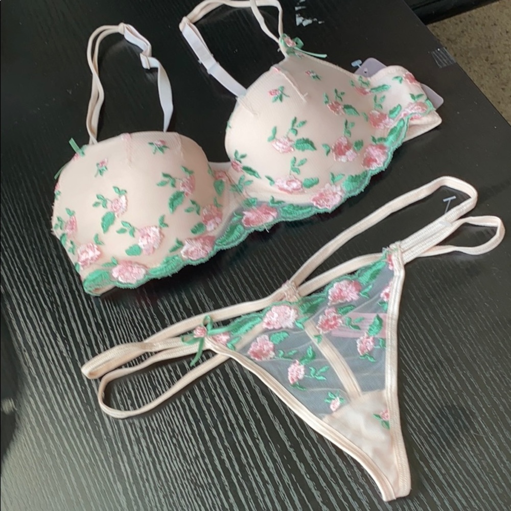 Vintage 2 piece lingerie set